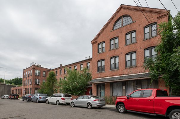 Exterior, Facade, Brick Facade, Rowhouse