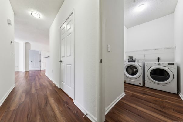 Interior, Utility Closets, Washer, Wood Texture Flooring
