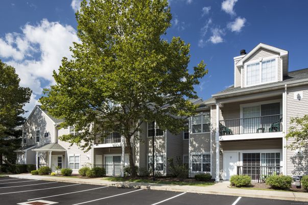 Exterior, Facade, Rowhouse