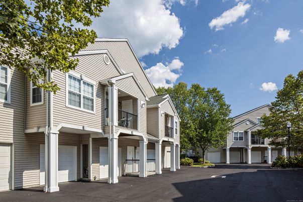 Attached, Exterior, Facade, Rowhouse