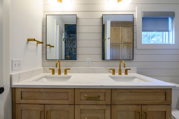 Bathroom, Dual Sink Vanities, Interior
