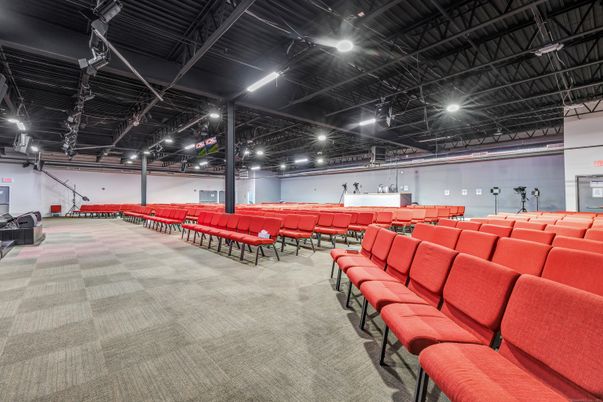 Interior, Projection Screen, Recessed Lighting, Theatre Room