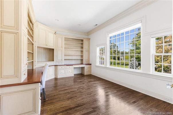 Home Office, Interior, Recessed Lighting, Wood Texture Flooring