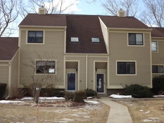 Exterior, Facade, Rowhouse