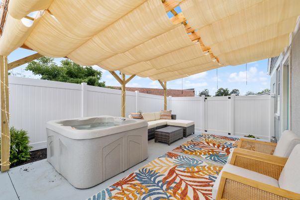 Exterior, Hot Tub