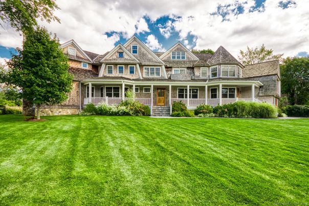 Backyard, Exterior, Facade, Queen Anne Victorian