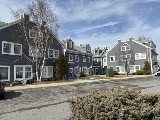Exterior, Facade, Rowhouse