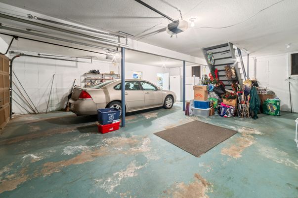 Garage, Interior