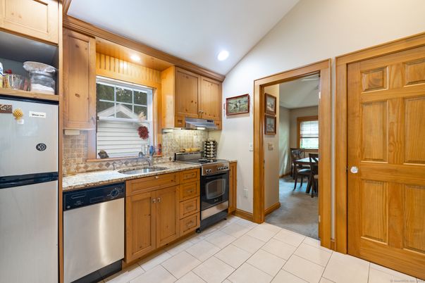 Dining room, Interior, Kitchen, Recessed Lighting, Stainless Steel Appliances