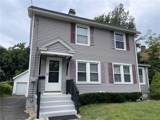 Attached, Exterior, Facade, American Foursquare
