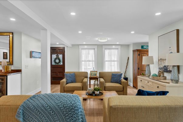 Interior, Living room, Recessed Lighting, Wood Texture Flooring