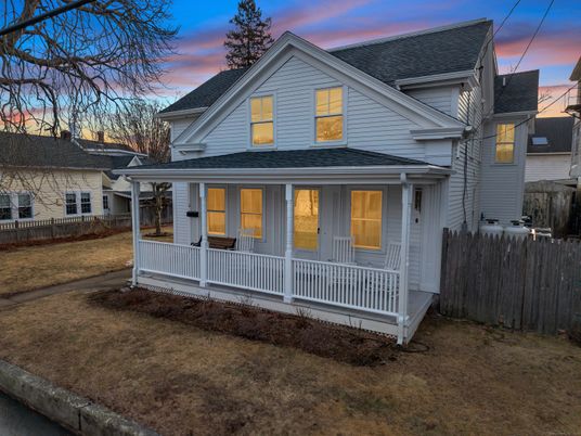 Exterior, Facade, Queen Anne Victorian