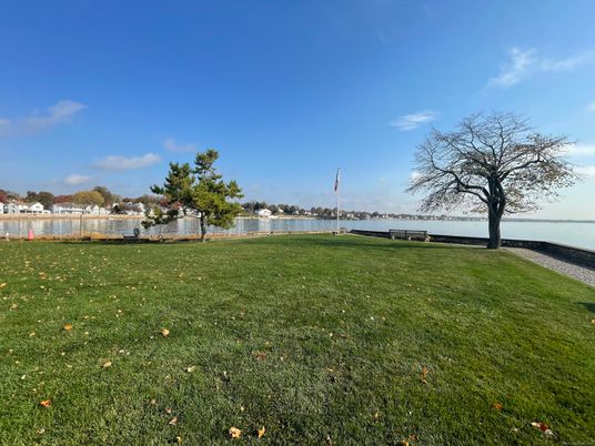 Backyard, Exterior, Lake