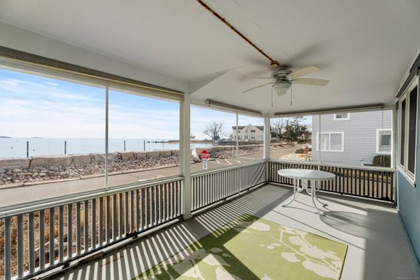 Interior, Sun Room, Water