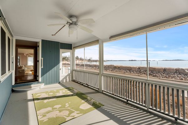Interior, Sun Room, Water
