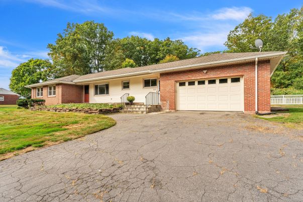 Attached, Exterior, Facade, Brick Facade, Ranch