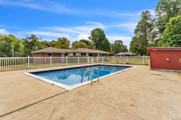 Exterior, Pool