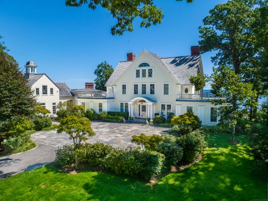 Backyard, Exterior, Facade, Queen Anne Victorian
