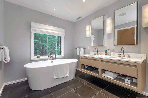 Bathroom, Dual Sink Vanities, Free Standing Baths, Interior, Recessed Lighting
