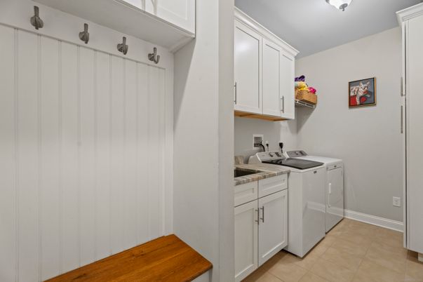Interior, Washer, Wood Texture Flooring