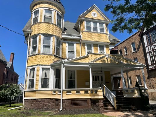 Exterior, Facade, Queen Anne Victorian