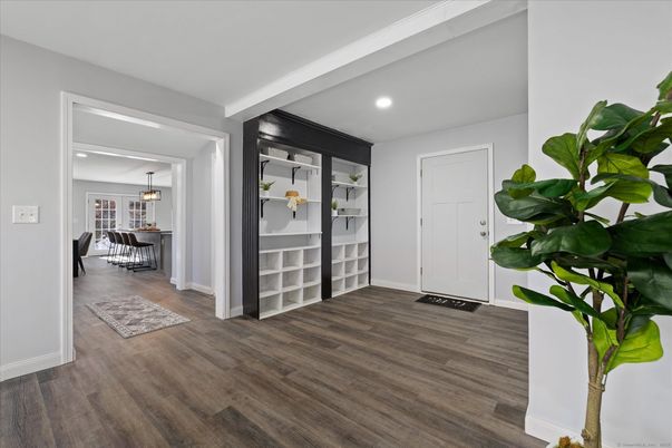 Interior, Pendant Lights, Recessed Lighting, Wood Texture Flooring