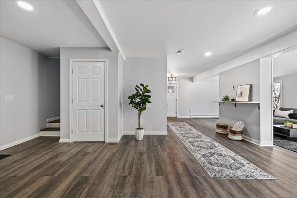 Interior, Recessed Lighting, Wood Texture Flooring