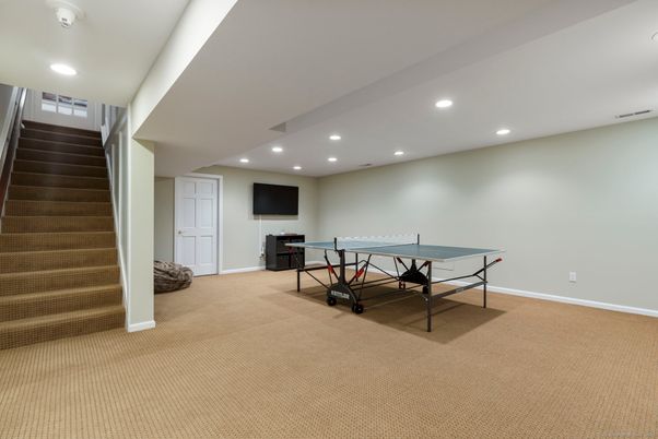 Game Room, Interior, Recessed Lighting