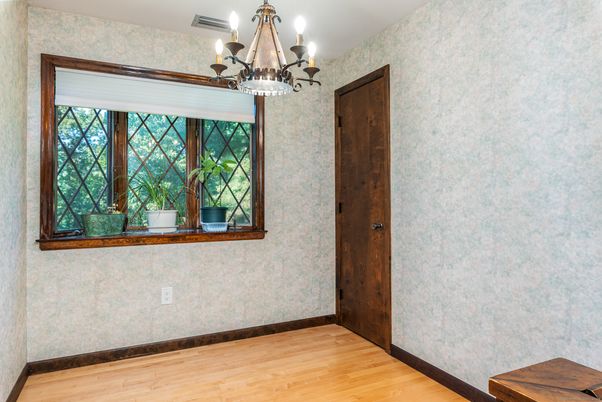 Chandelier, Interior, Wood Texture Flooring