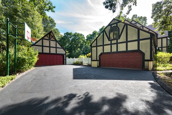 Detached Garage, Exterior