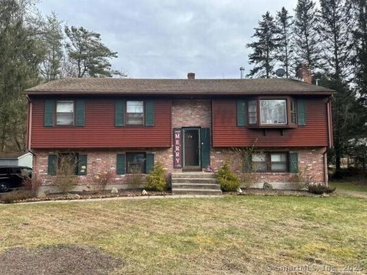 Exterior, Facade, Brick Facade, Raised Ranch