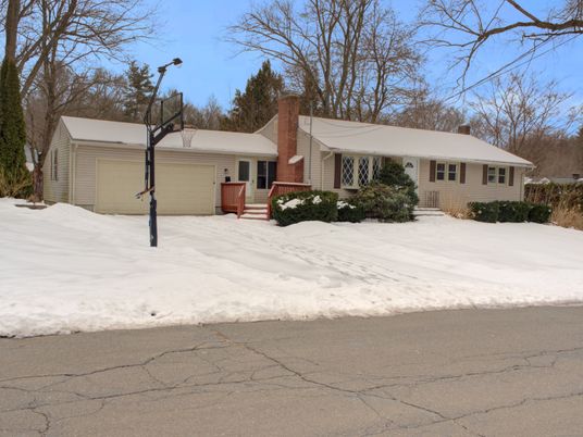 Attached, Backyard, Detached Garage, Exterior, Facade, Brick Facade, Ranch