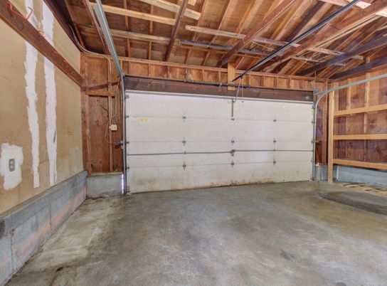 Garage, Interior, Wooden Beams, Wooden Ceilings