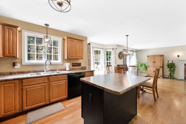 Dining room, Interior, Kitchen, Pendant Lights, Wood Texture Flooring