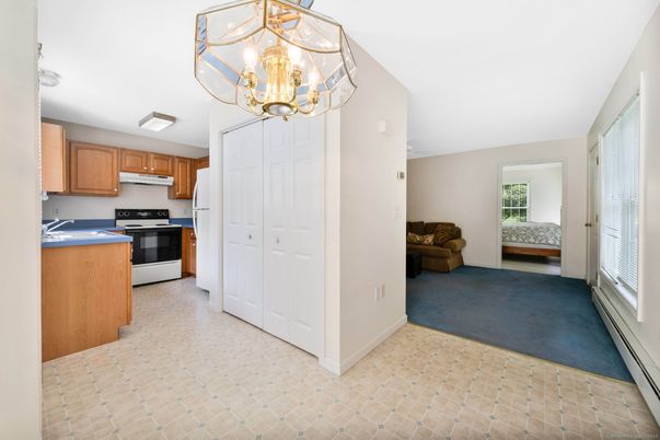 Chandelier, Interior, Kitchen