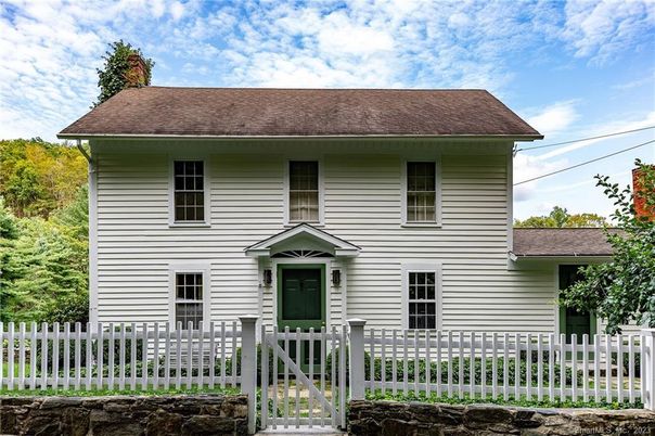 Exterior, Facade, Georgian