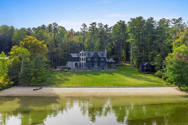 Exterior, Lake