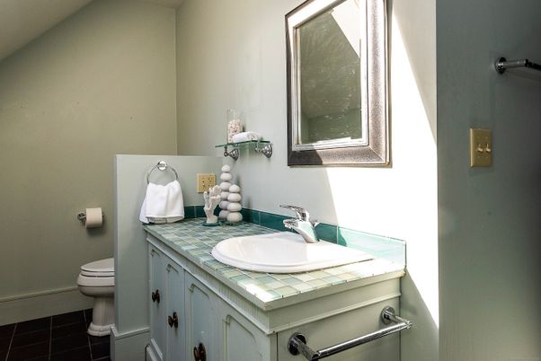 Bathroom, Interior, Tile Countertops