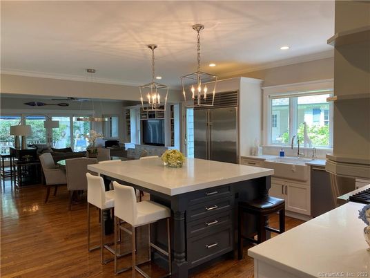 Dining room, Interior, Kitchen, Living room, Pendant Lights, Recessed Lighting, Stainless Steel Appliances, Wood Texture Flooring