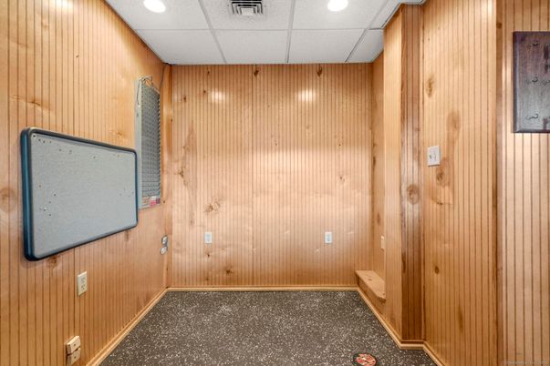 Empty room, Interior, Recessed Lighting, Wooden Walls