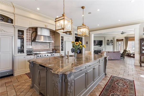 Fireplace, Interior, Kitchen, Living room, Pendant Lights, Recessed Lighting, Stainless Steel Appliances