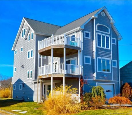 Attached, Exterior, Facade, Rowhouse