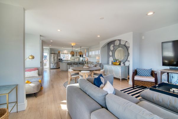 Dining room, Interior, Kitchen, Living room, Pendant Lights, Recessed Lighting, Stainless Steel Appliances, Wood Texture Flooring