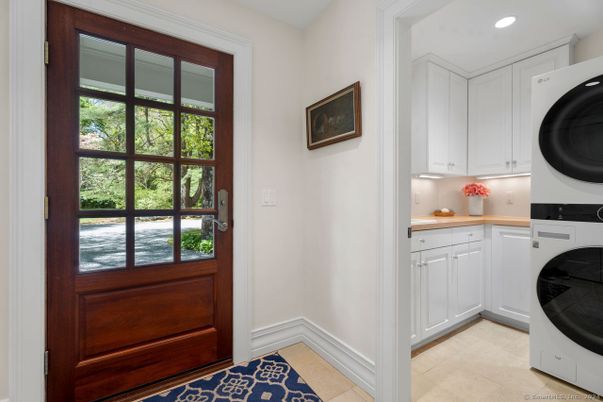 Interior, Kitchen, Recessed Lighting, Washer