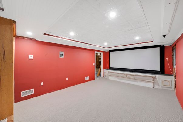Interior, Projection Screen, Recessed Lighting, Theatre Room