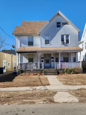 Exterior, Facade, Farmhouse