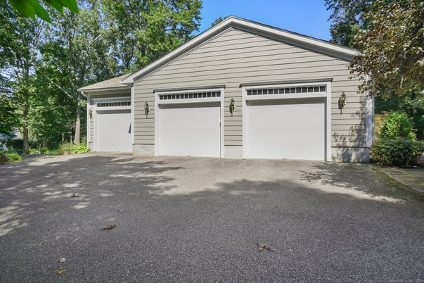 Detached Garage, Exterior