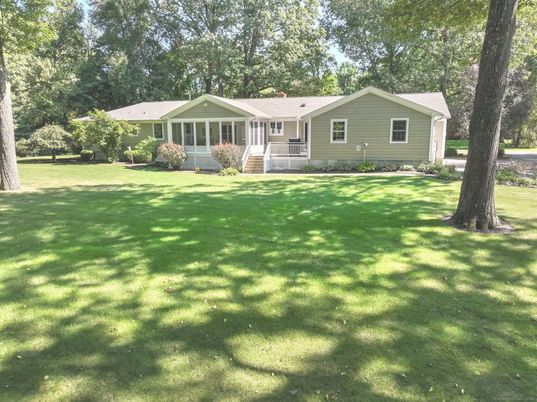 Backyard, Exterior, Facade, Ranch