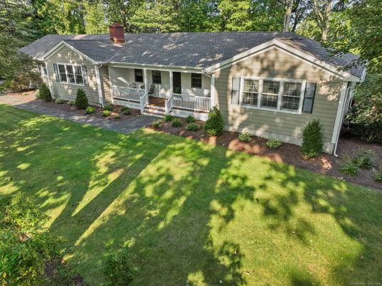 Backyard, Exterior, Facade, Ranch
