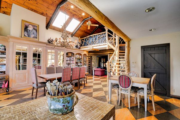 Dining room, Interior, Recessed Lighting, Wooden Beams, Wooden Ceilings